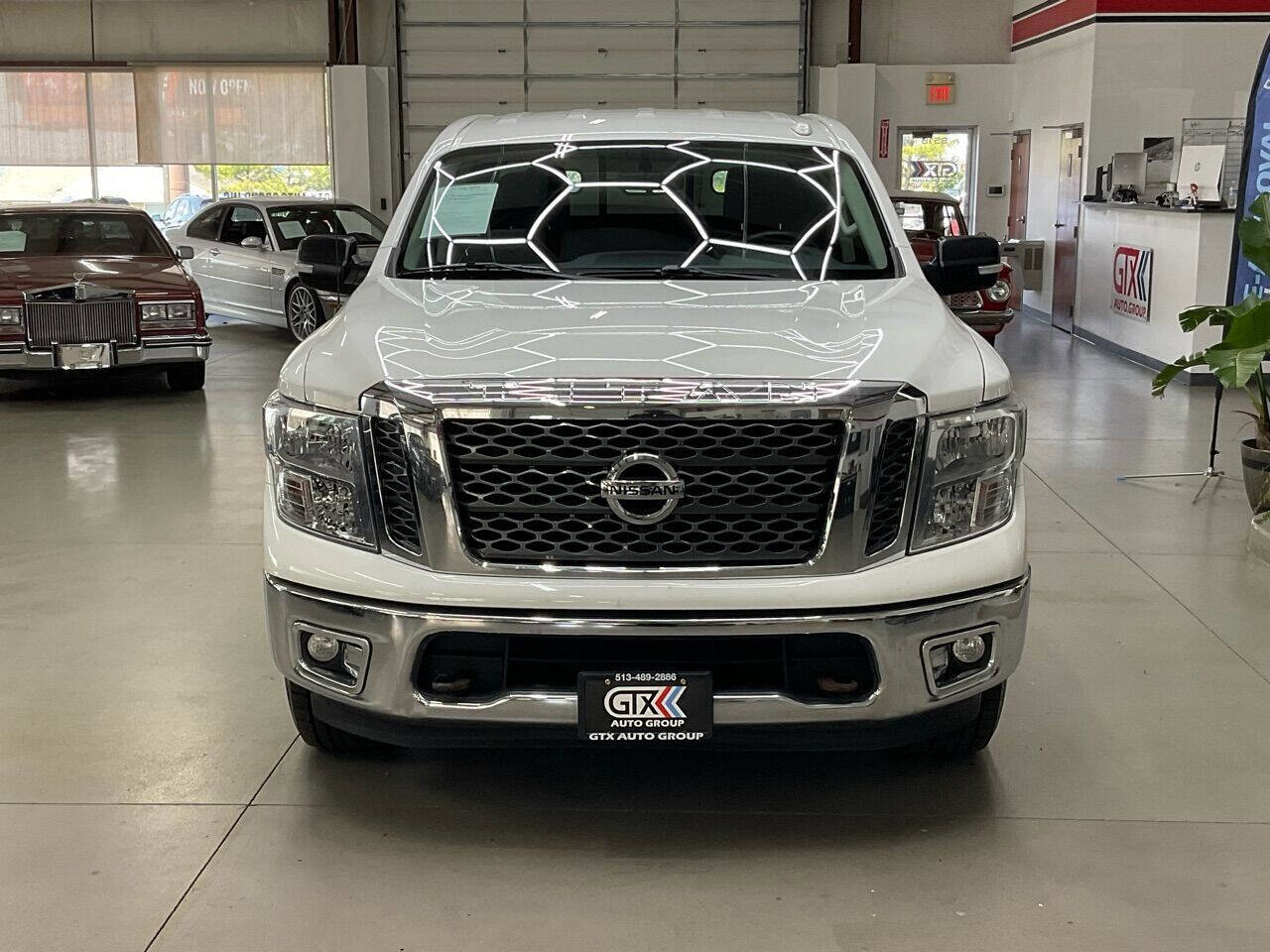 Used 2018 Nissan Titan SV AWD/4WD image 6