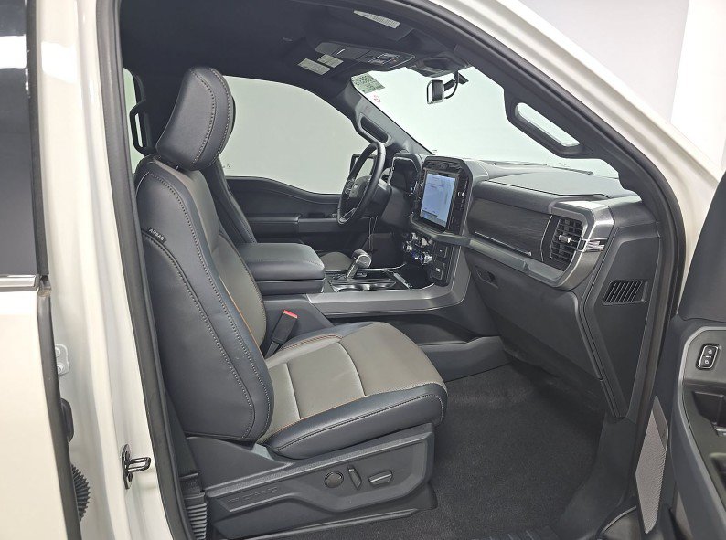 Used 2025 Ford F150 Lariat w/ Equipment Group 501A Mid AWD/4WD image 15