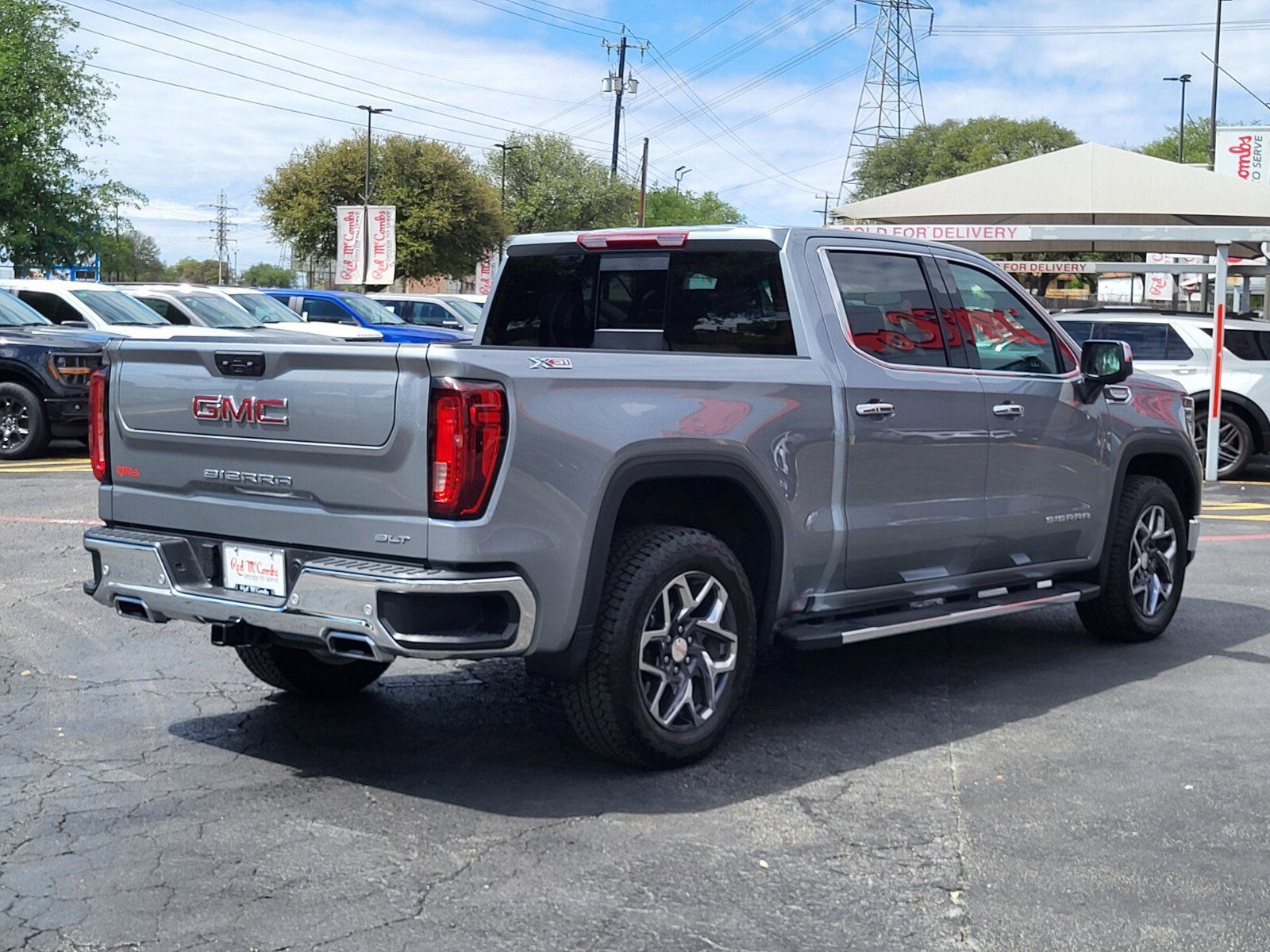 Used 2026 GMC Sierra 1500 SLT image 4