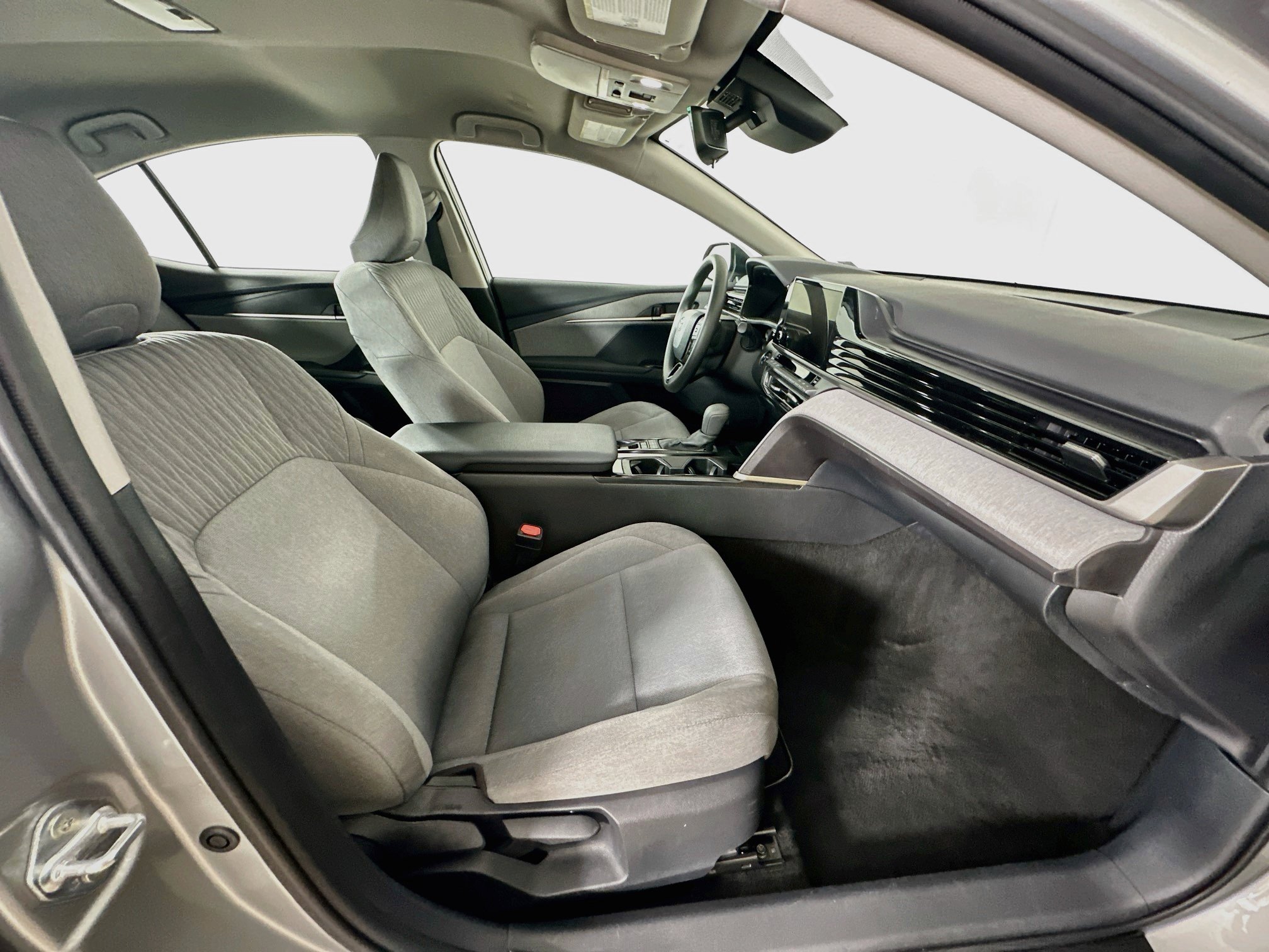 Used 2026 Toyota Camry LE FWD image 30