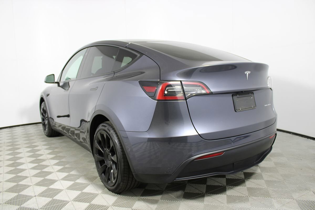 Used 2021 Tesla Model Y Long Range AWD/4WD image 32