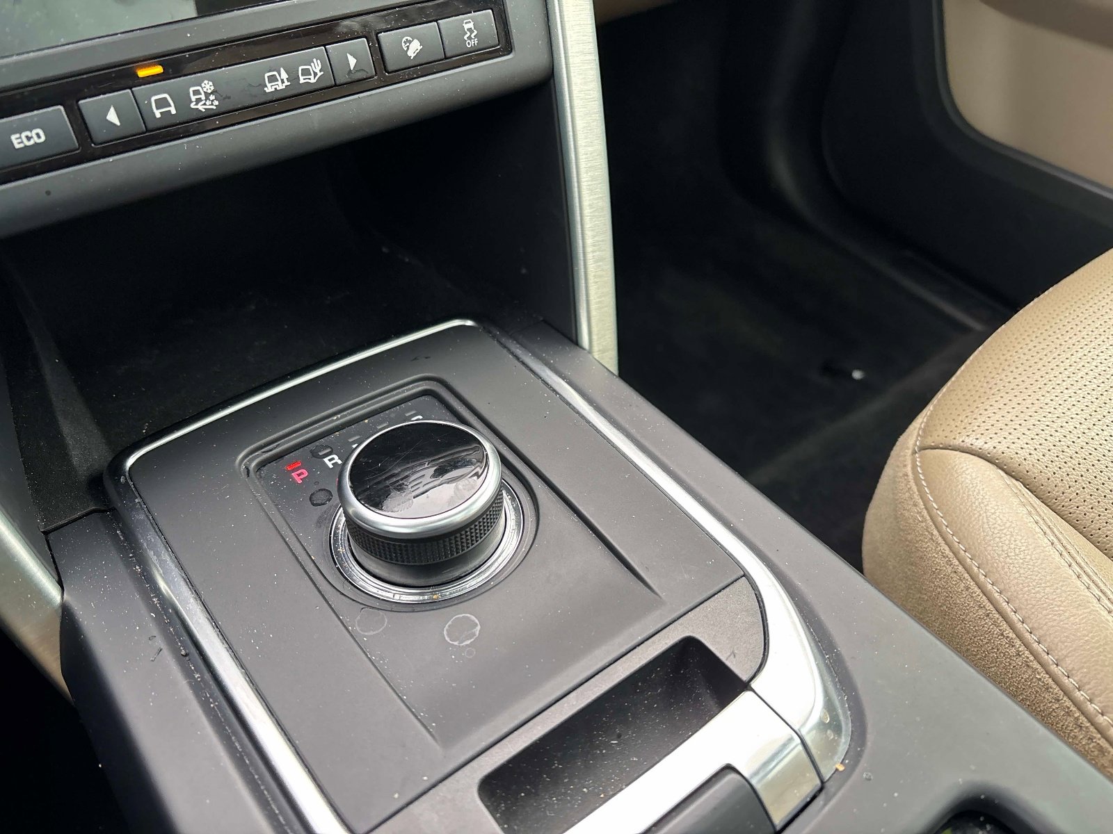 Used 2019 Land Rover Discovery Sport HSE image 32