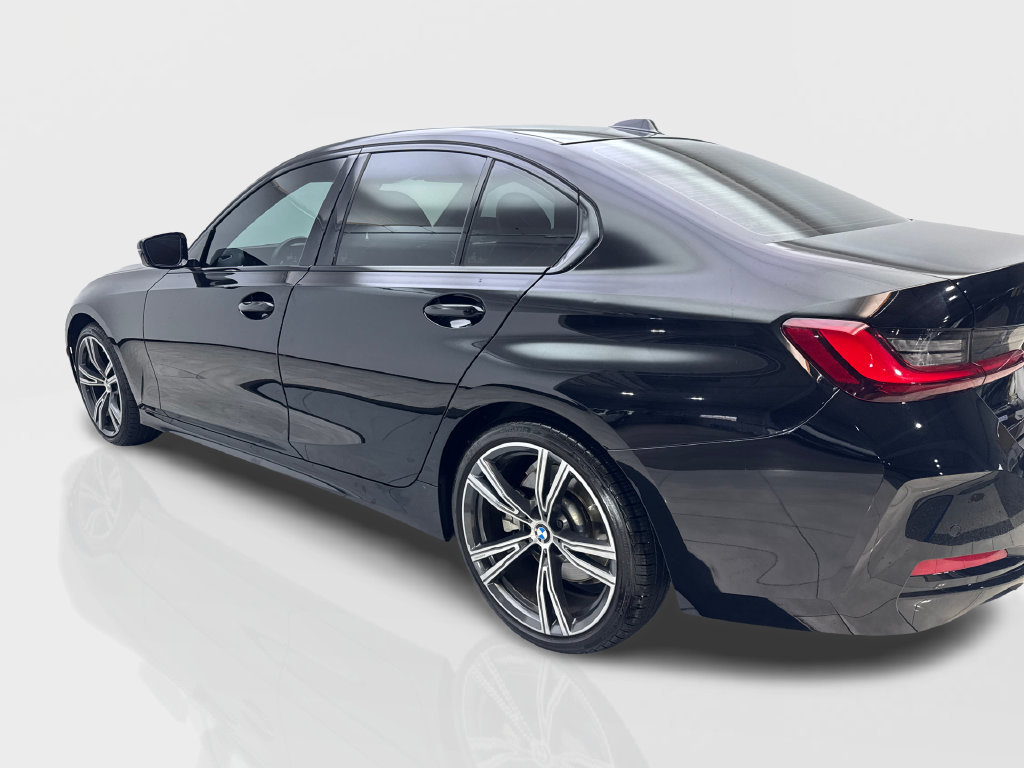 Used 2023 BMW 330i Sedan w/ Convenience Package RWD image 16