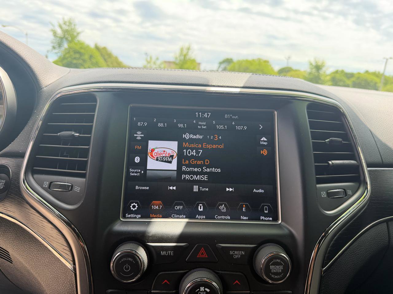 Used 2018 Jeep Grand Cherokee High Altitude AWD/4WD image 12