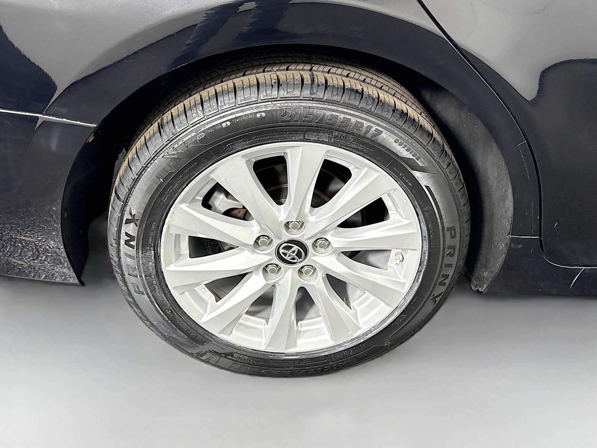 Used 2018 Toyota Camry LE image 32