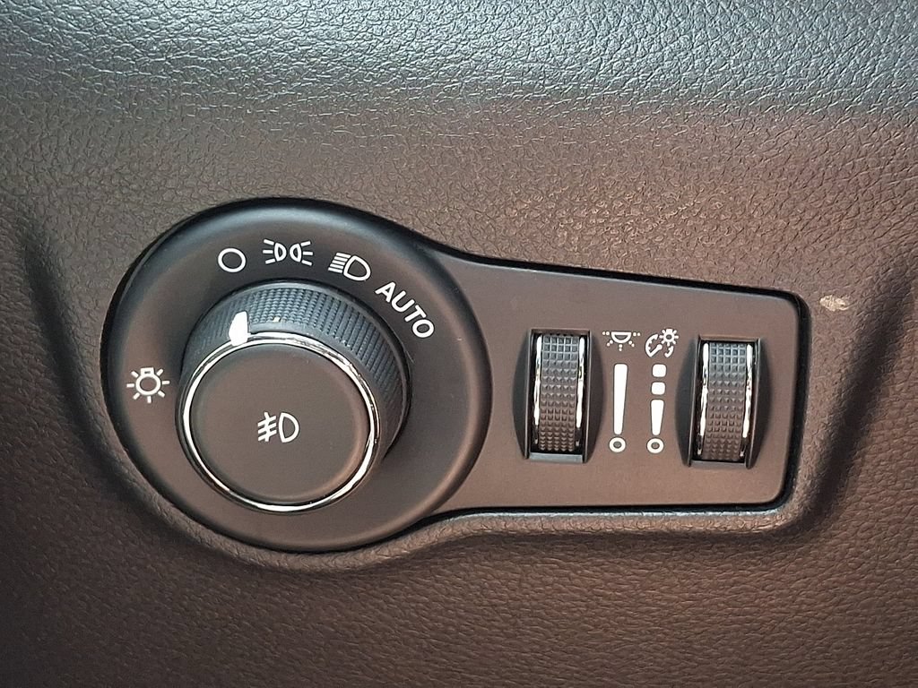 Used 2025 Jeep Compass Trailhawk AWD/4WD image 22