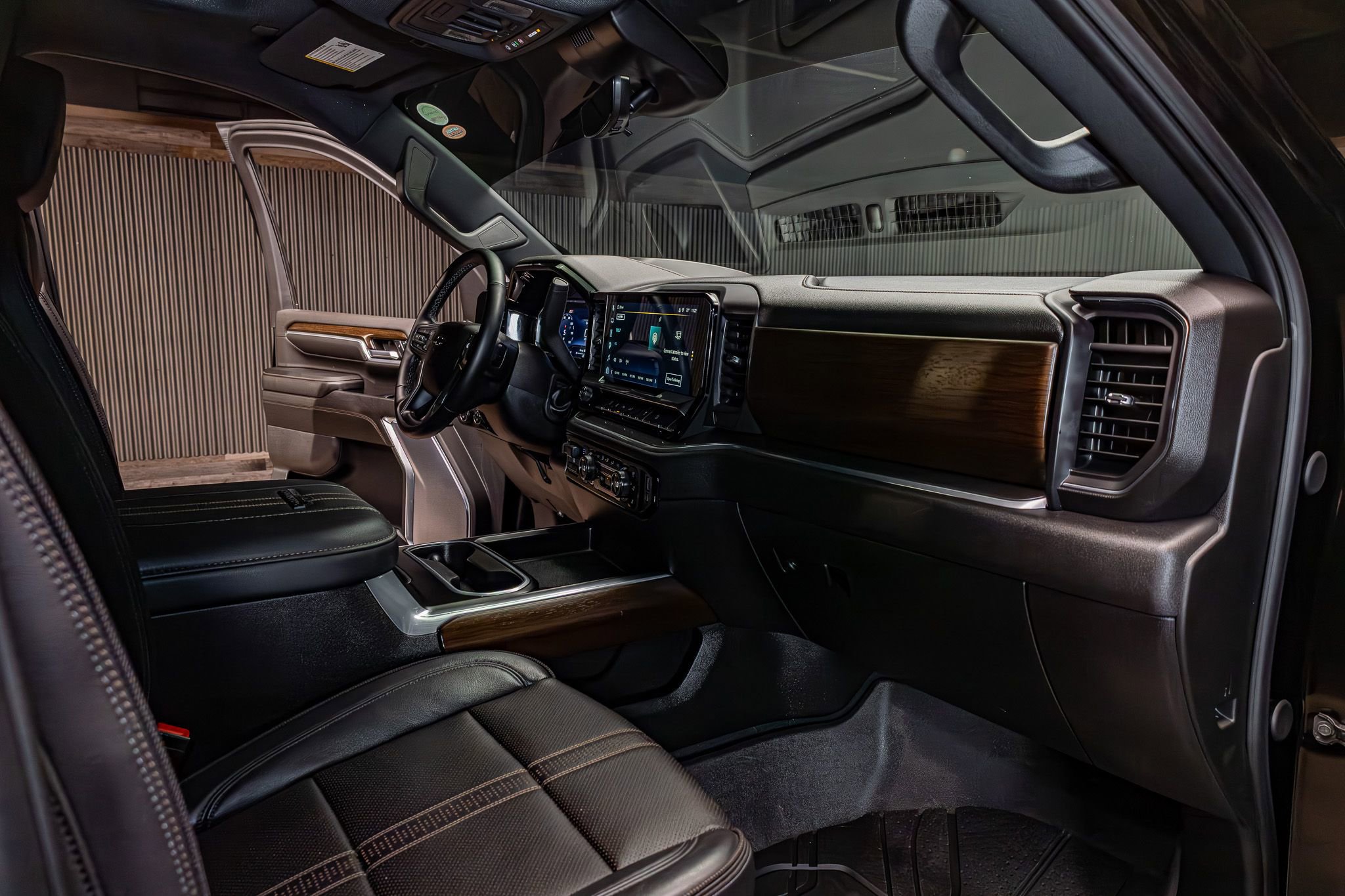 Used 2024 Chevrolet Silverado 2500 High Country w/ Midnight Edition image 18