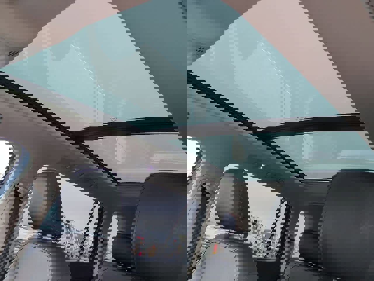 Used 2019 Volkswagen Tiguan SE w/ Panoramic Sunroof Package image 18