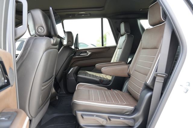 Used 2026 GMC Yukon Denali Ultimate w/ LPO, Illumination Package image 18