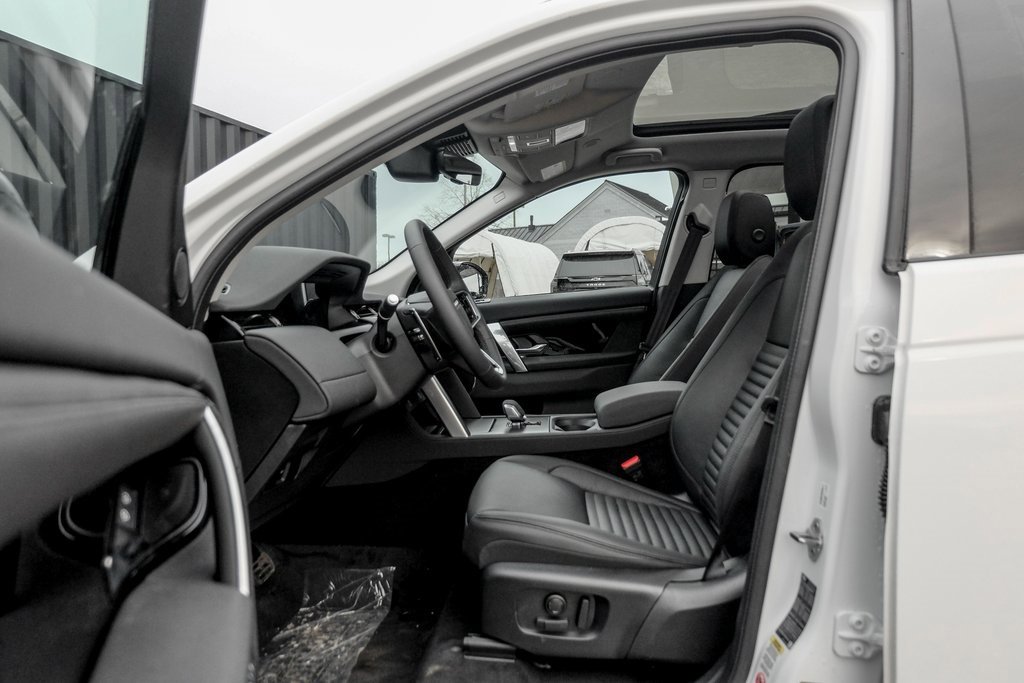 Used 2025 Land Rover Discovery Sport S image 10