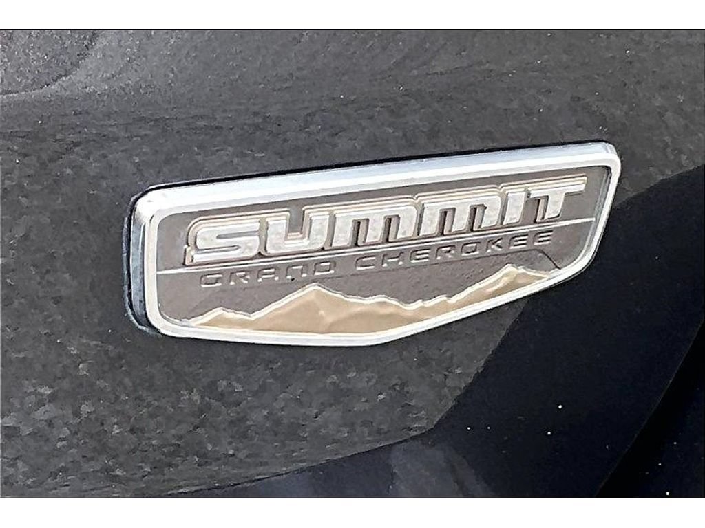 Used 2016 Jeep Grand Cherokee Summit AWD/4WD image 38