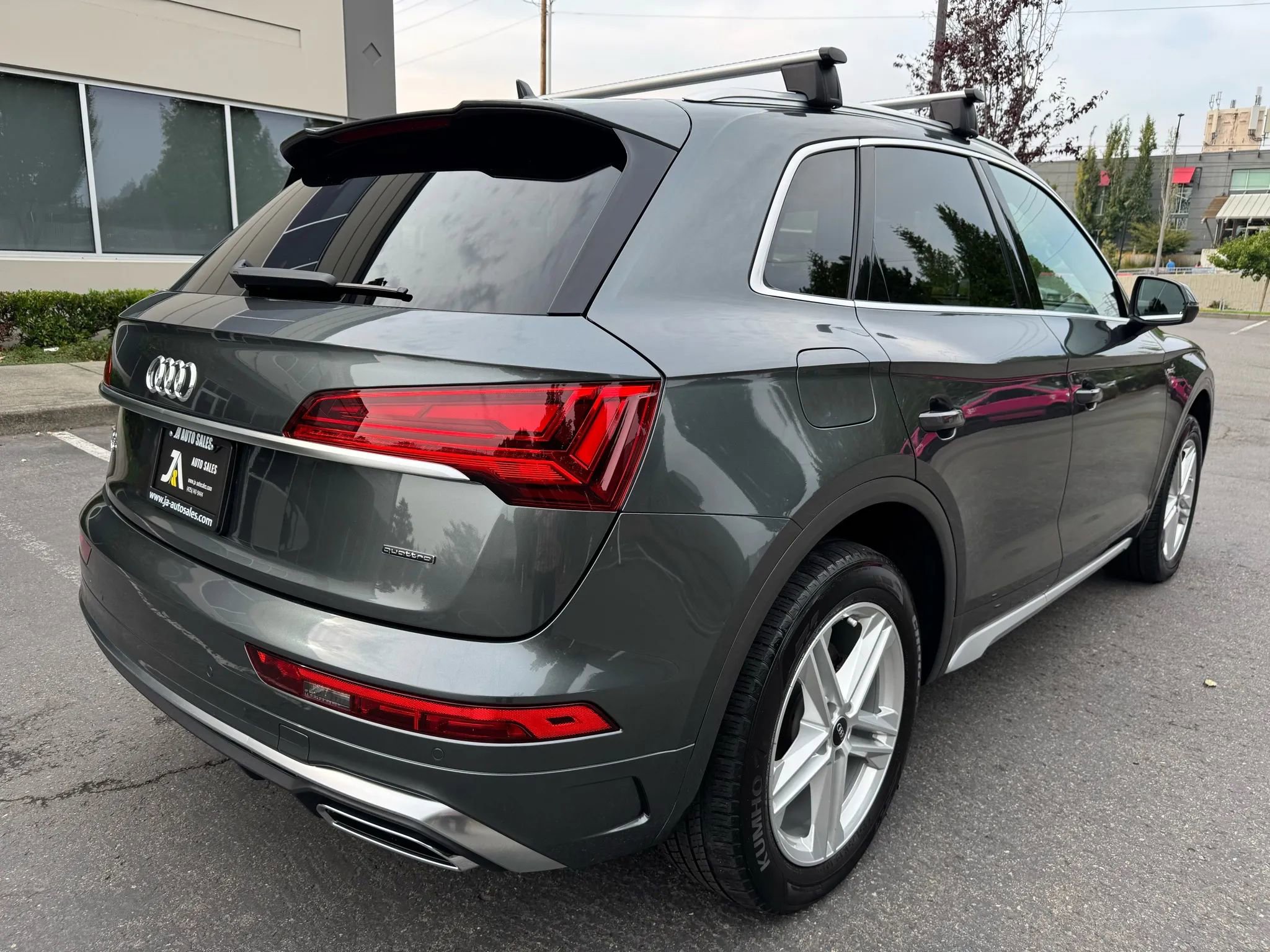Used 2022 Audi Q5 e Premium w/ Convenience Package image 10