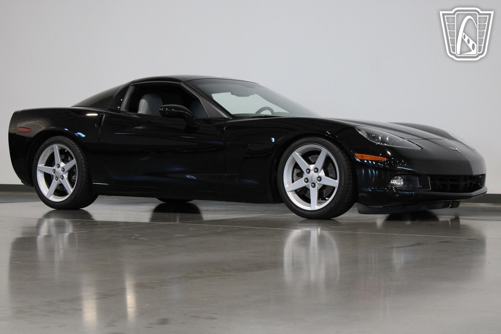 Used 2005 Chevrolet Corvette Coupe w/ Preferred Equipment Group RWD image 22