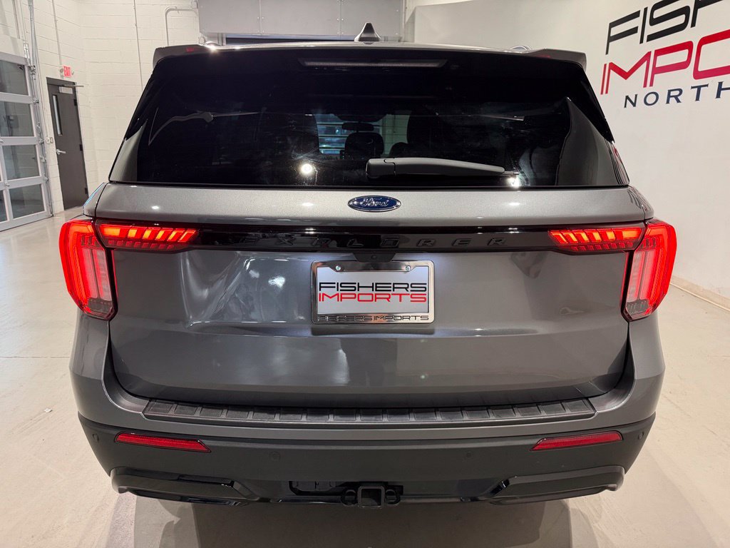 Used 2025 Ford Explorer ST-Line RWD image 11