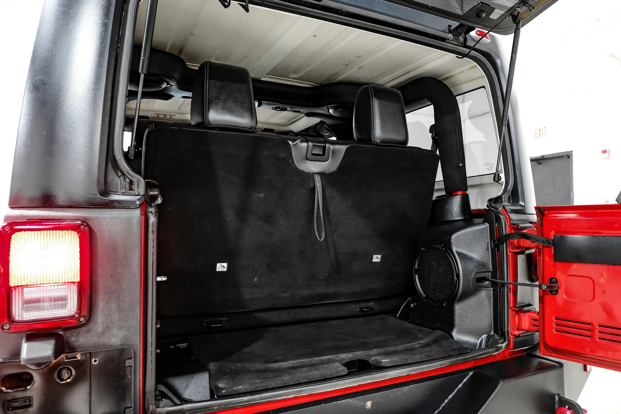 Used 2014 Jeep Wrangler Sahara w/ Connectivity Group image 47