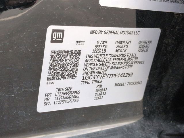 Used 2023 Chevrolet Silverado 3500 High Country w/ Technology Package AWD/4WD image 32