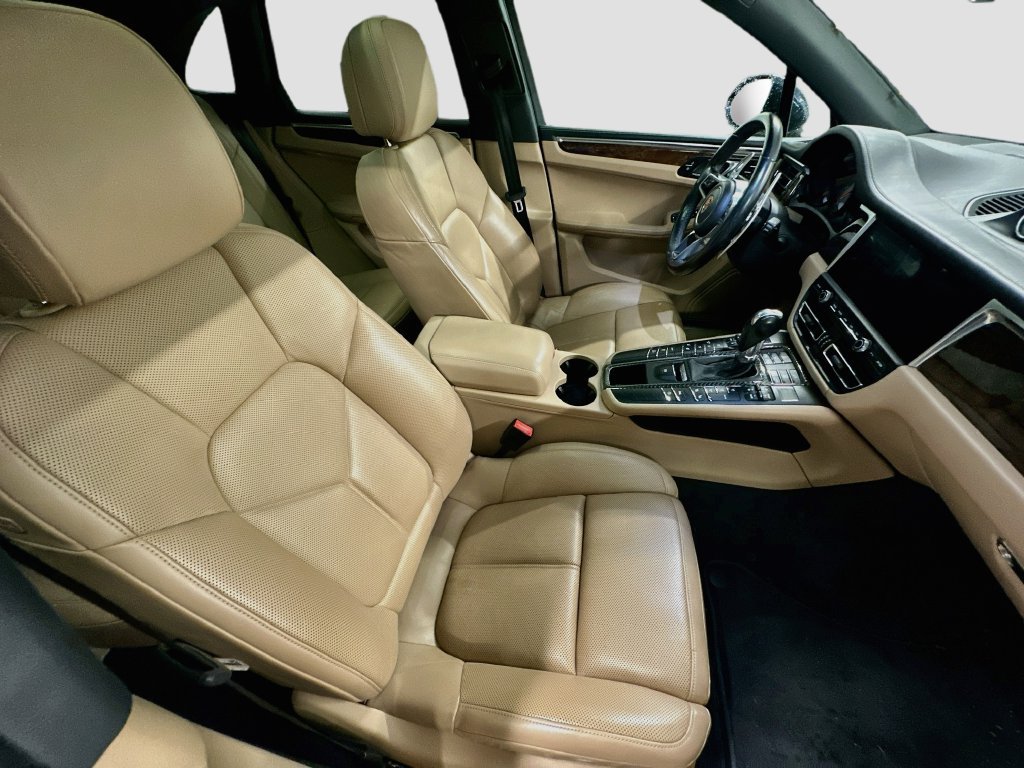 Certified 2019 Porsche Macan S AWD/4WD image 29