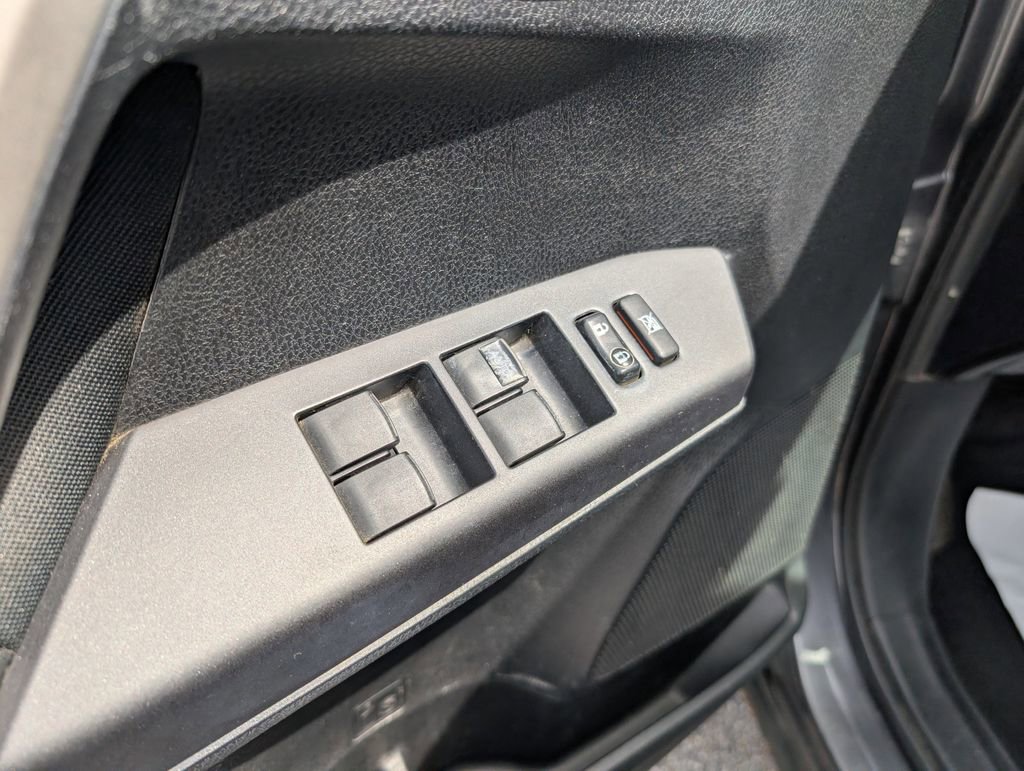 Used 2016 Toyota RAV4 LE image 9