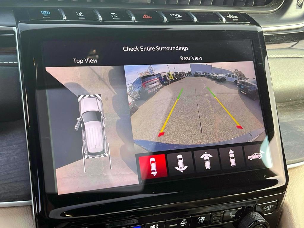 Used 2023 Jeep Grand Cherokee 4WD 4xe w/ Luxury Tech Group II image 32