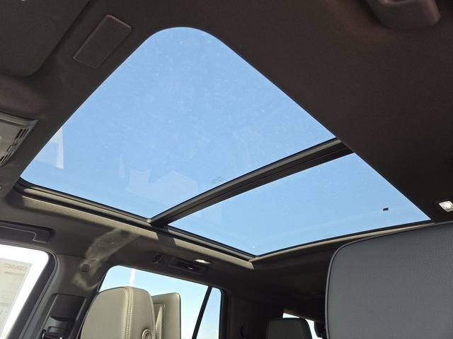 New 2026 GMC Yukon Denali w/ Denali Reserve Package image 3