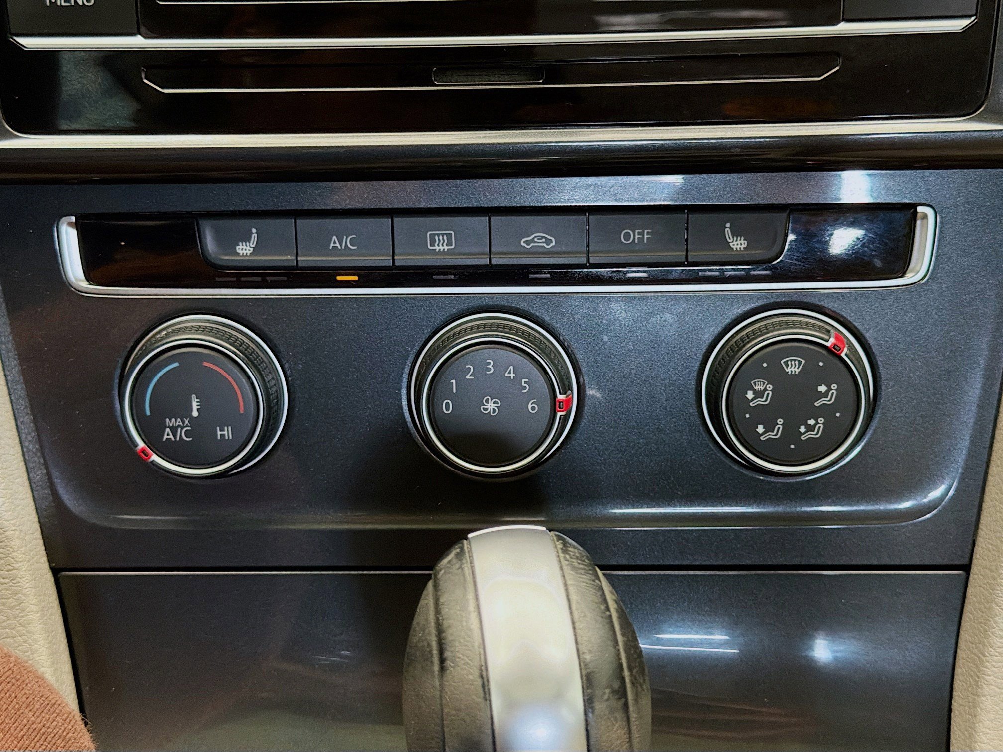 Used 2020 Volkswagen Golf 4-Door image 10