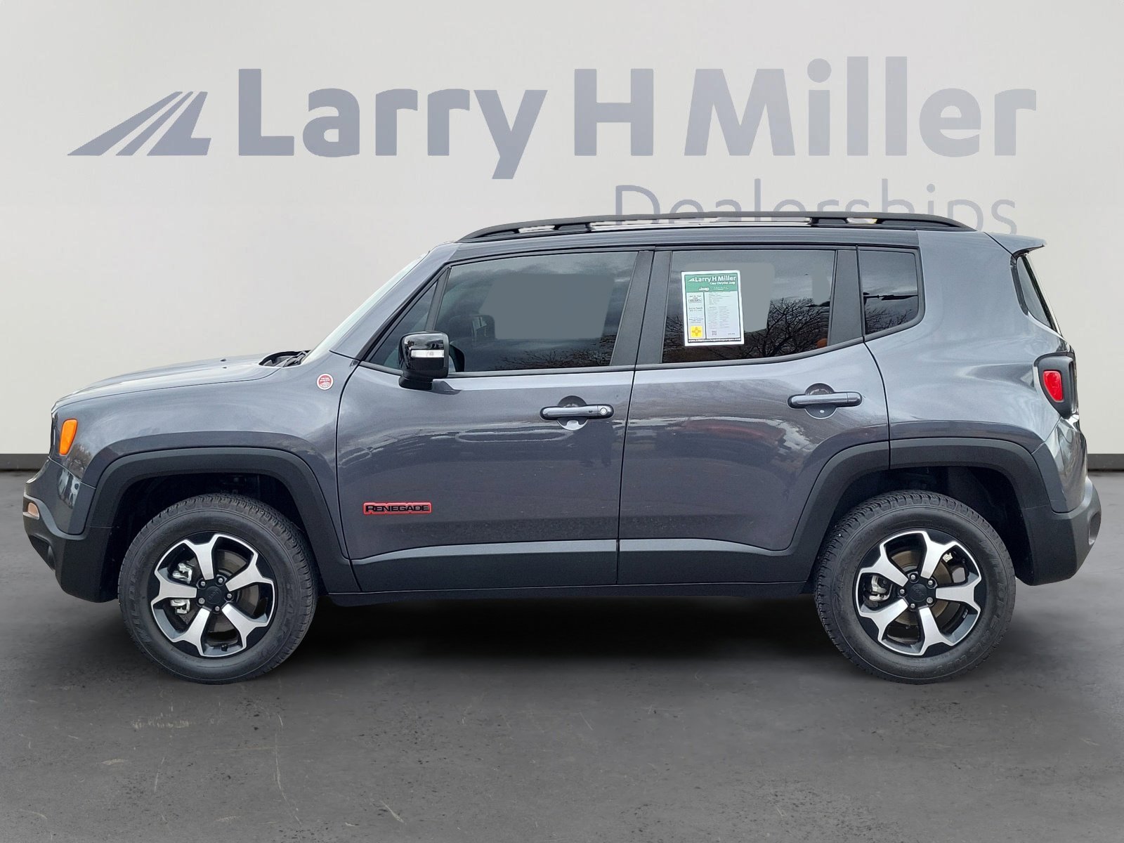 Used 2022 Jeep Renegade Trailhawk w/ Sun/Sound Group image 3