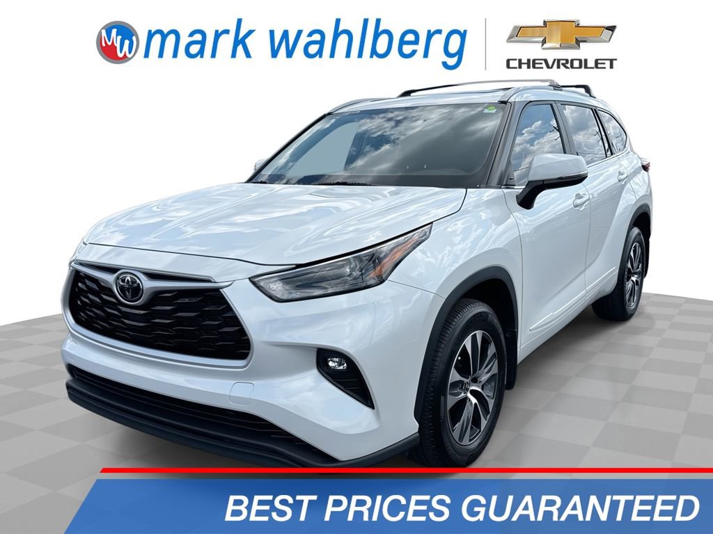 Used 2023 Toyota Highlander XLE