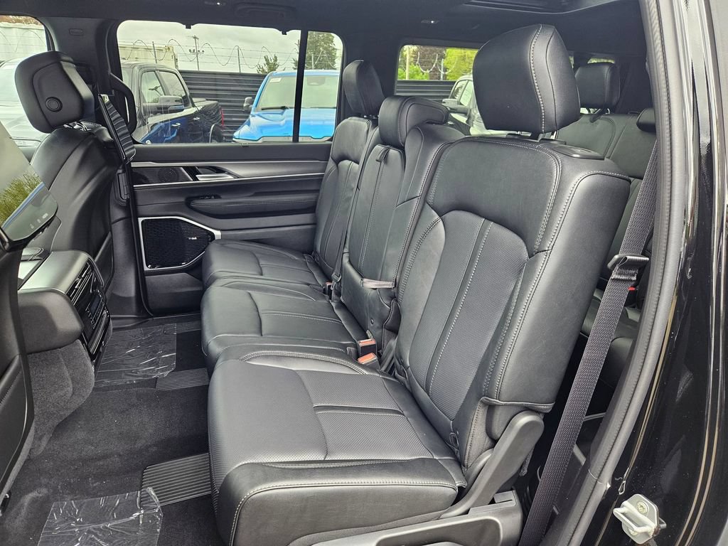 New 2026 Jeep Grand Wagoneer L Limited AWD/4WD image 14