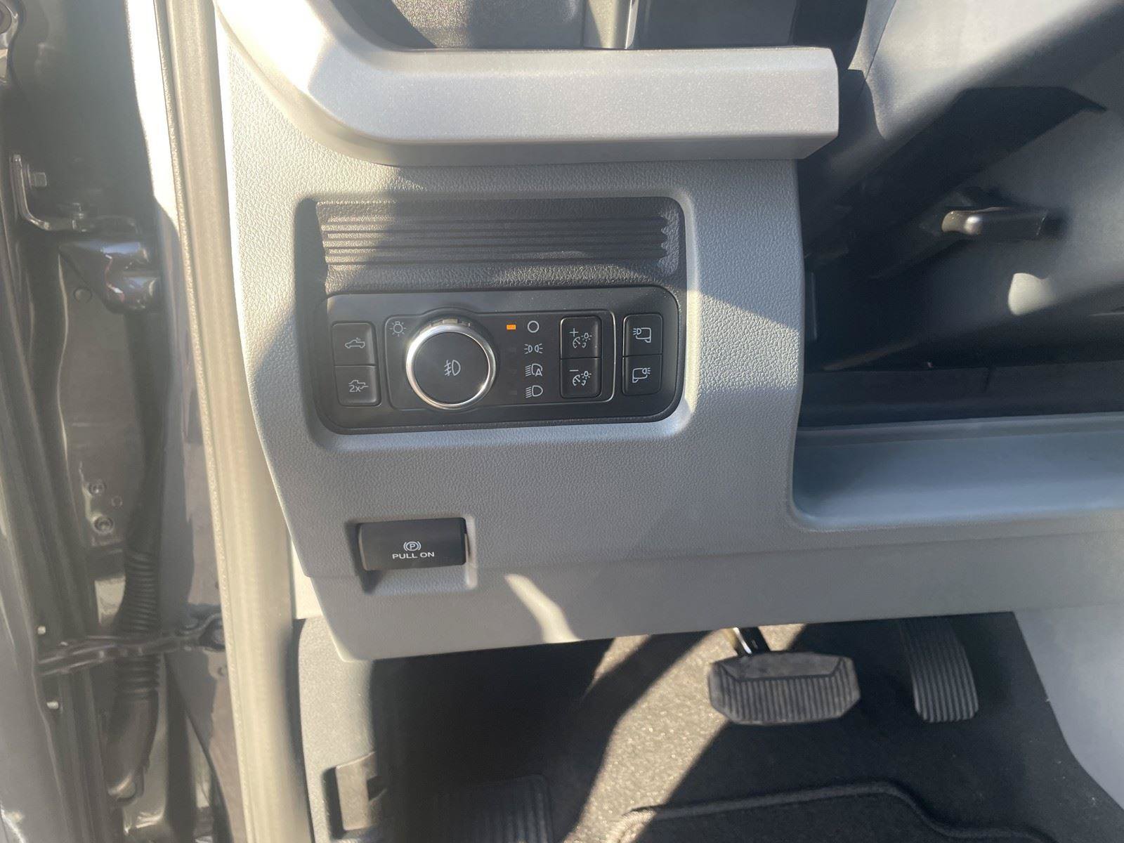 New 2026 Ford F250 XLT w/ XLT Premium Package AWD/4WD image 12