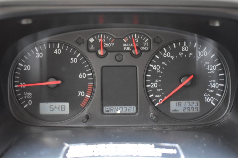 Used 2002 Volkswagen Eurovan MV FWD image 14