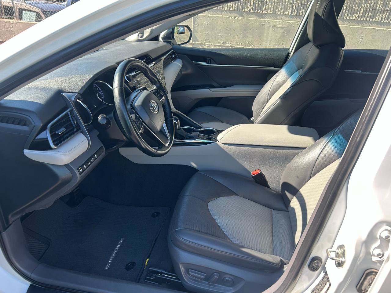 Used 2020 Toyota Camry XLE w/ Driver Assist Package FWD image 9