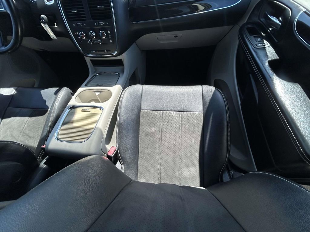 Used 2020 Dodge Grand Caravan SXT FWD image 15