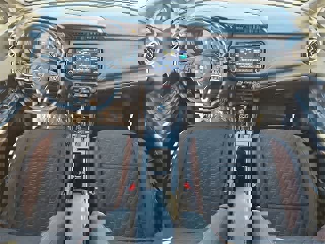 Used 2021 Nissan Kicks SR w/ Interior Electronics Package image 16