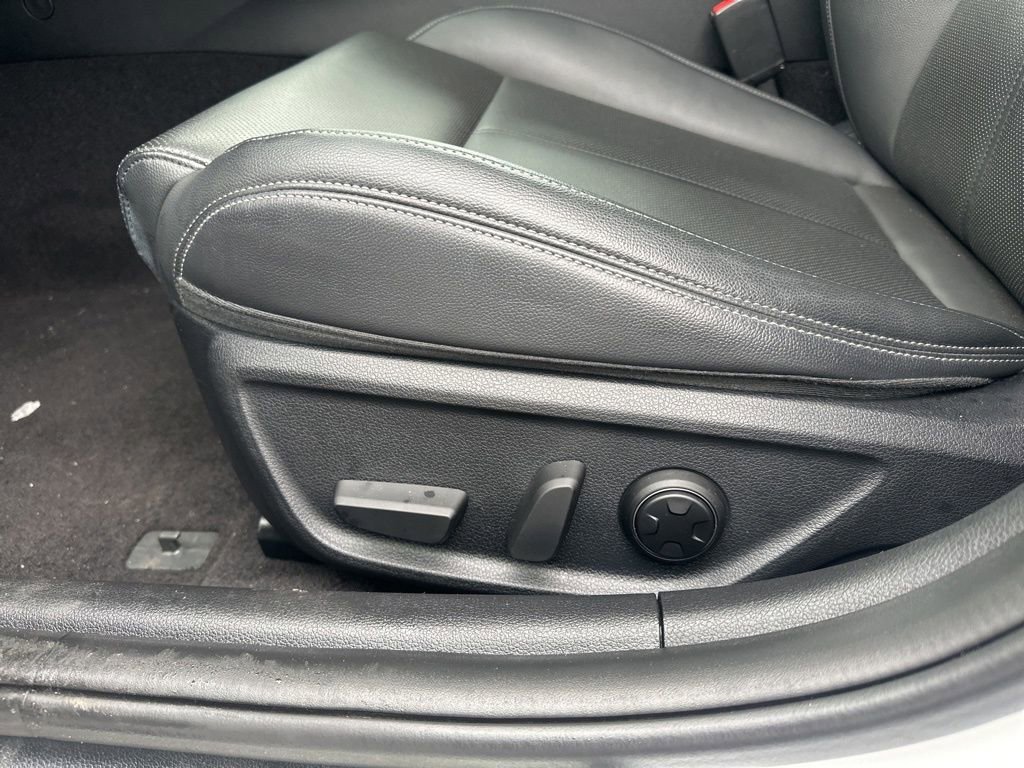 Used 2020 Genesis G70 2.0T image 15