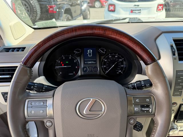 Used 2016 Lexus GX 460 w/ Premium Package image 16
