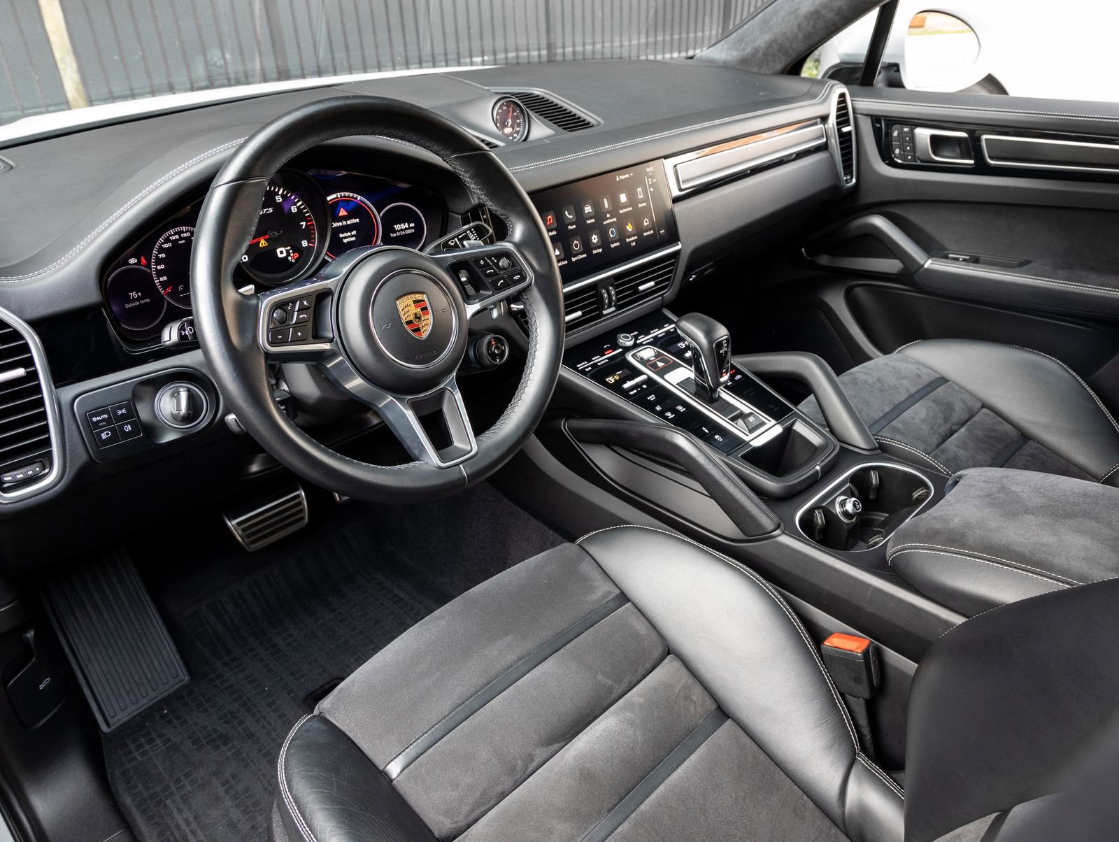 Certified 2023 Porsche Cayenne GTS image 4