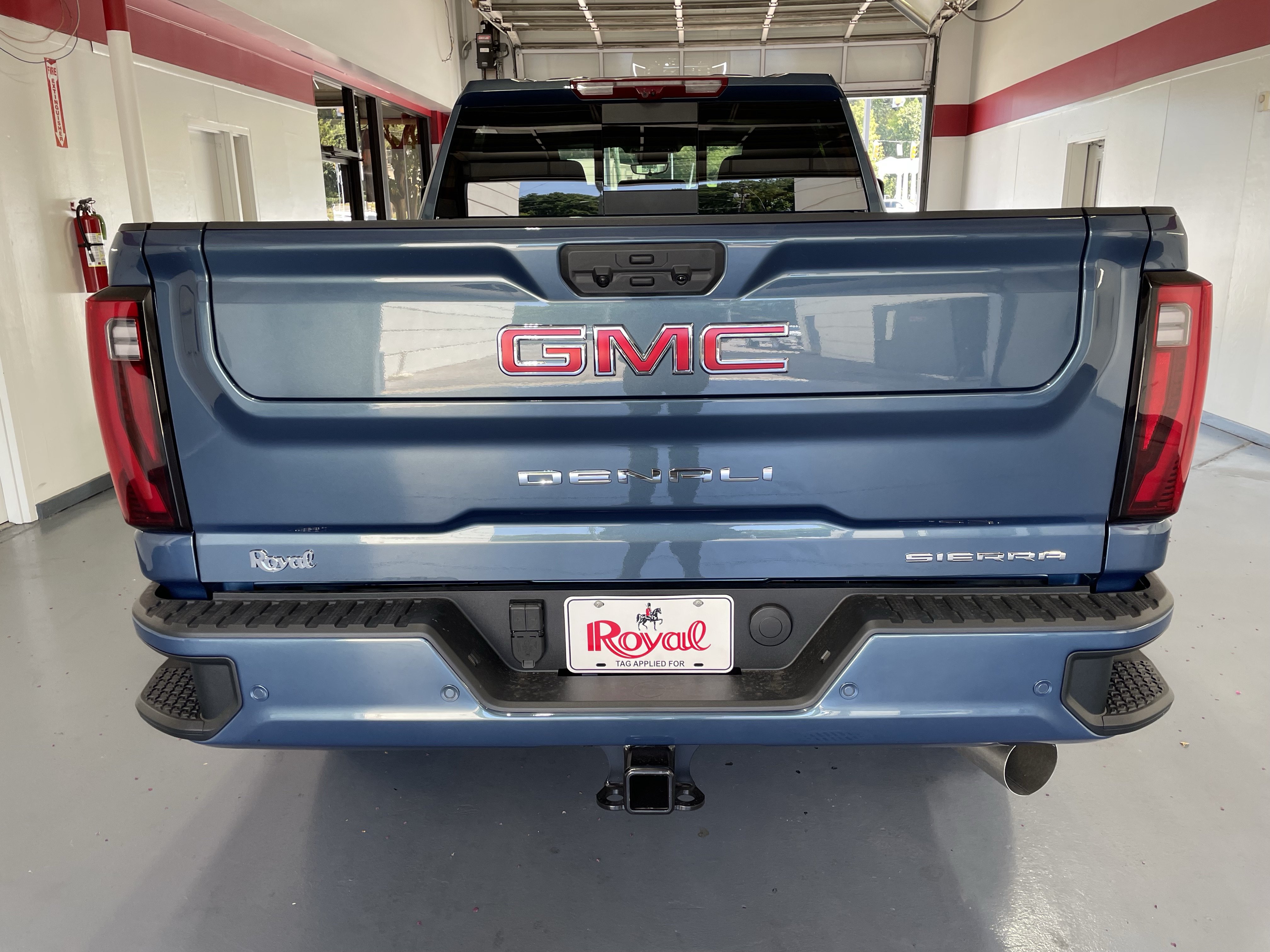 New 2026 GMC Sierra 2500 Denali w/ Denali Reserve Package AWD/4WD image 5