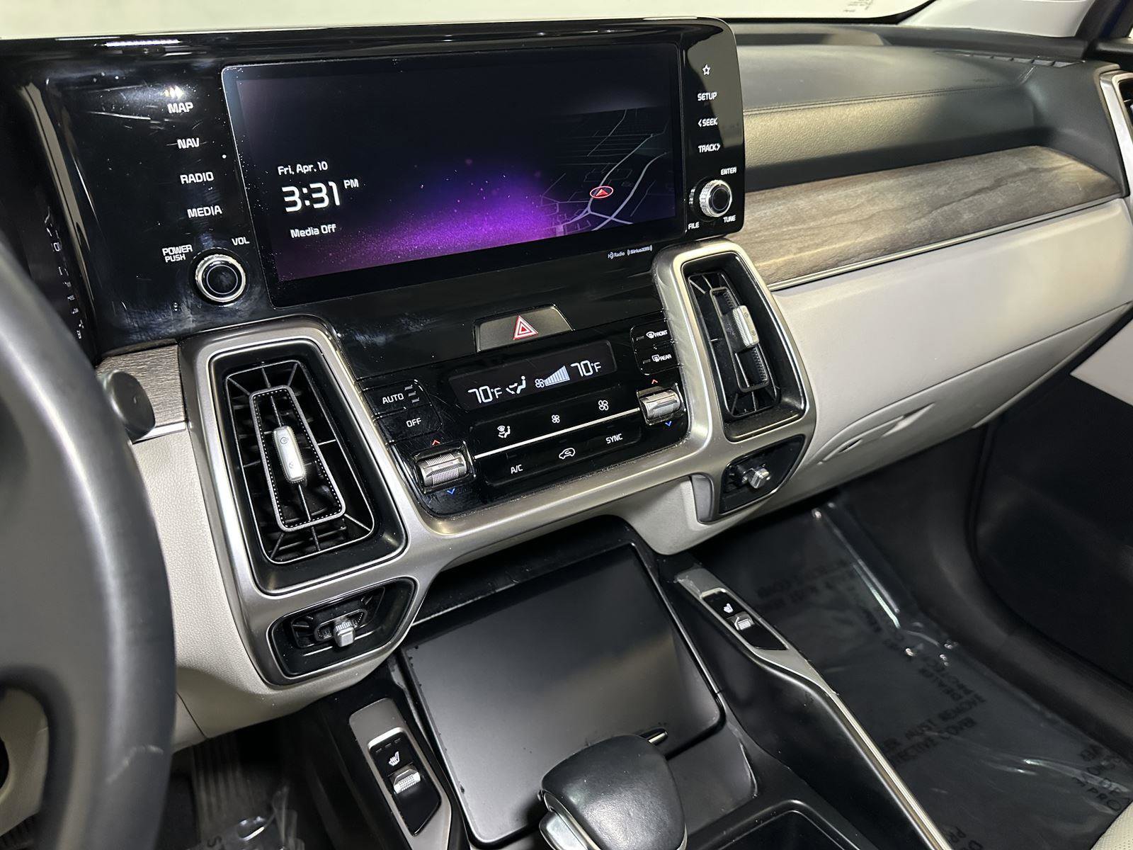 Used 2023 Kia Sorento EX w/ Panoramic Sunroof Package image 28