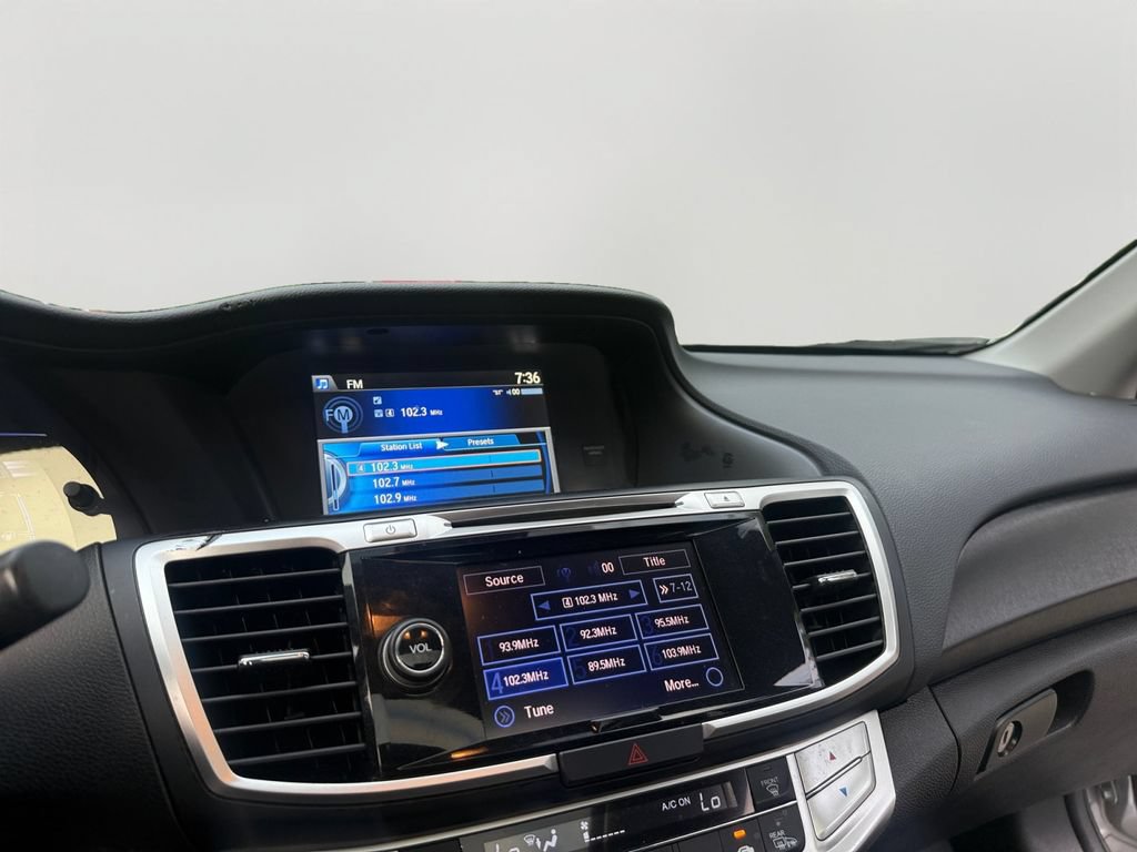 Used 2015 Honda Accord Touring image 16