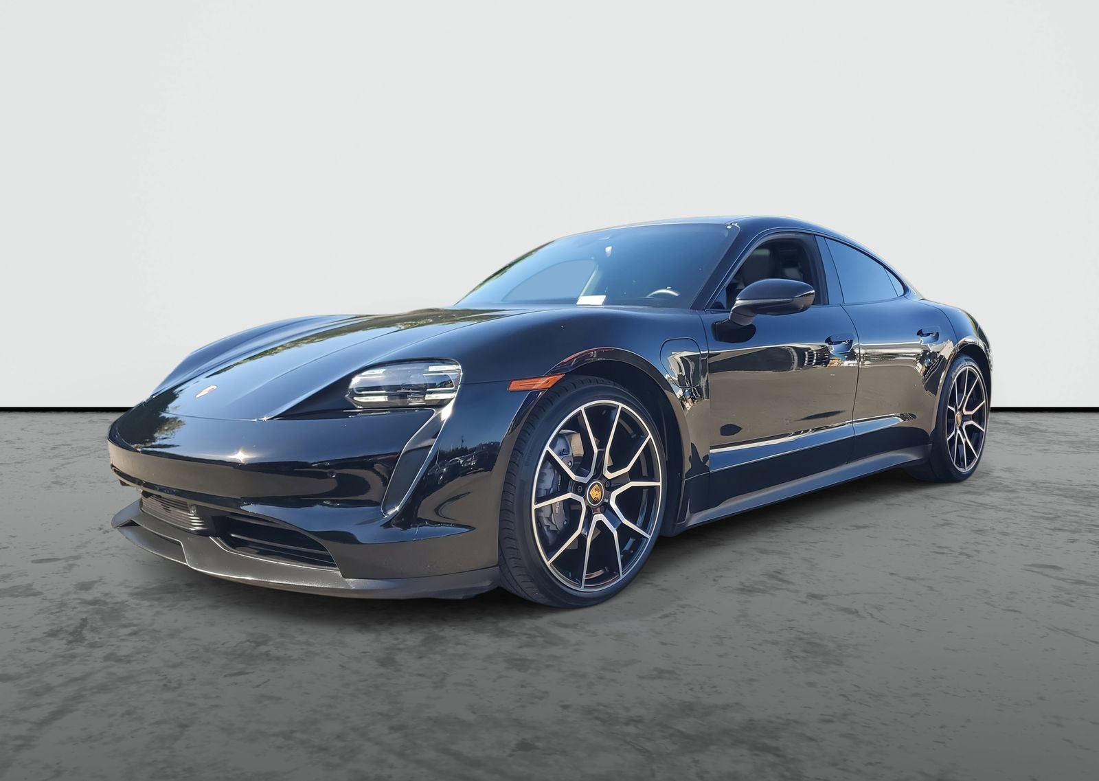 Used 2022 Porsche Taycan image 2