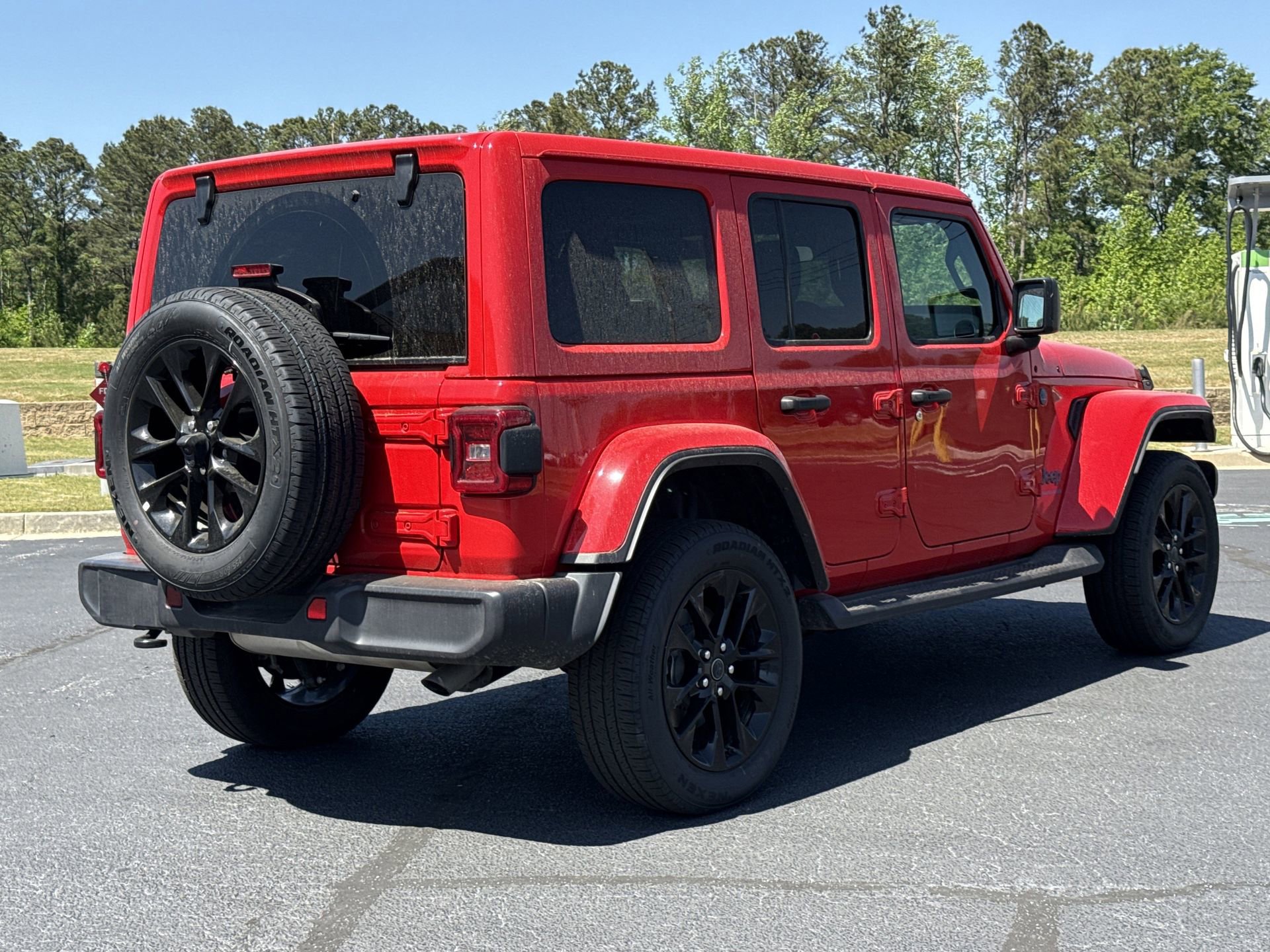 Used 2025 Jeep Wrangler Unlimited Sahara AWD/4WD image 20