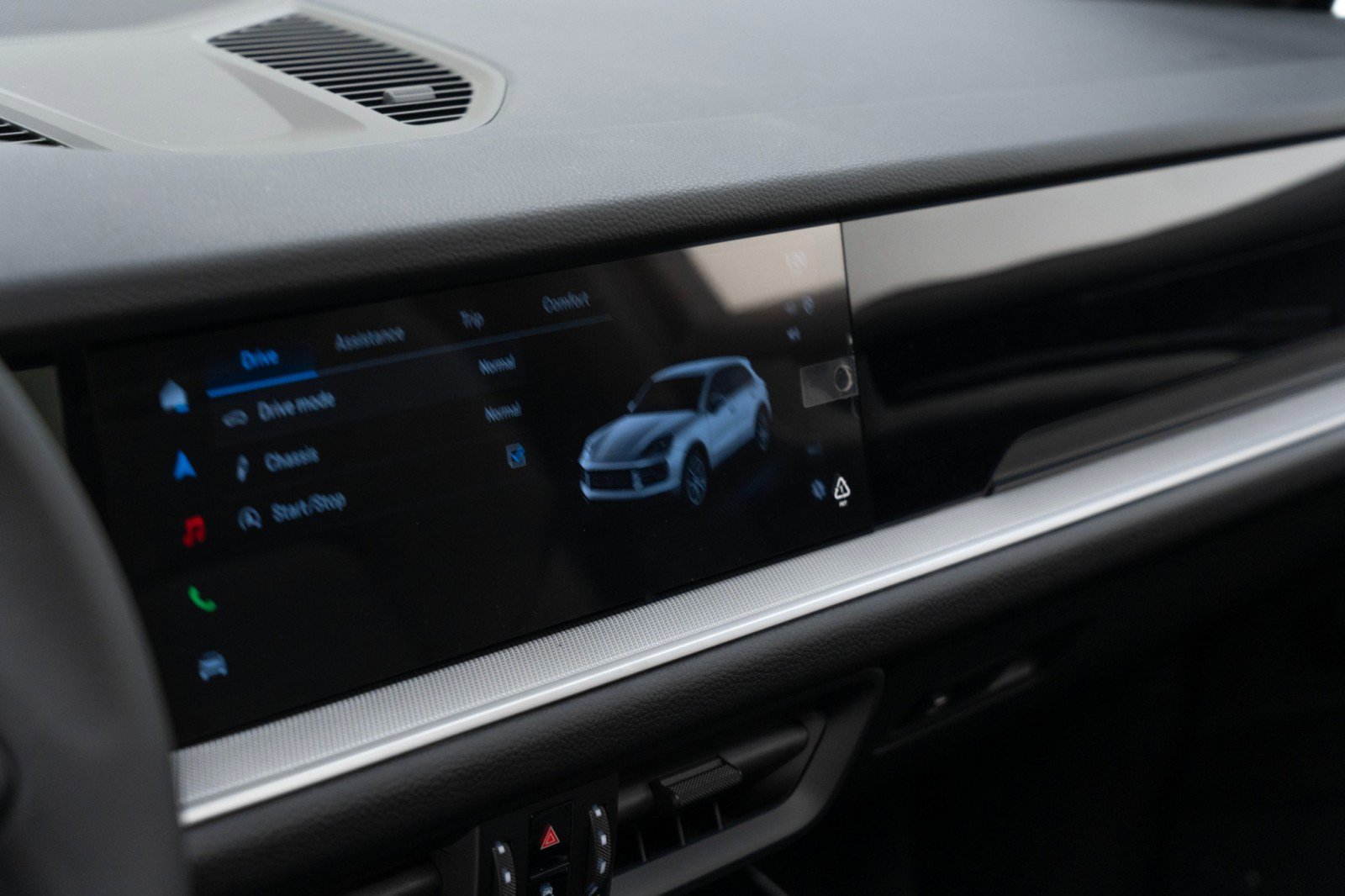 New 2025 Porsche Cayenne image 25