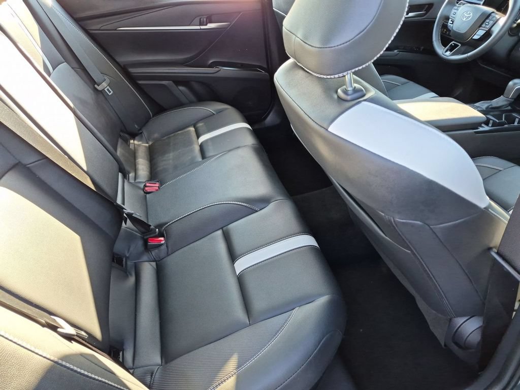 Used 2026 Toyota Camry SE FWD image 31