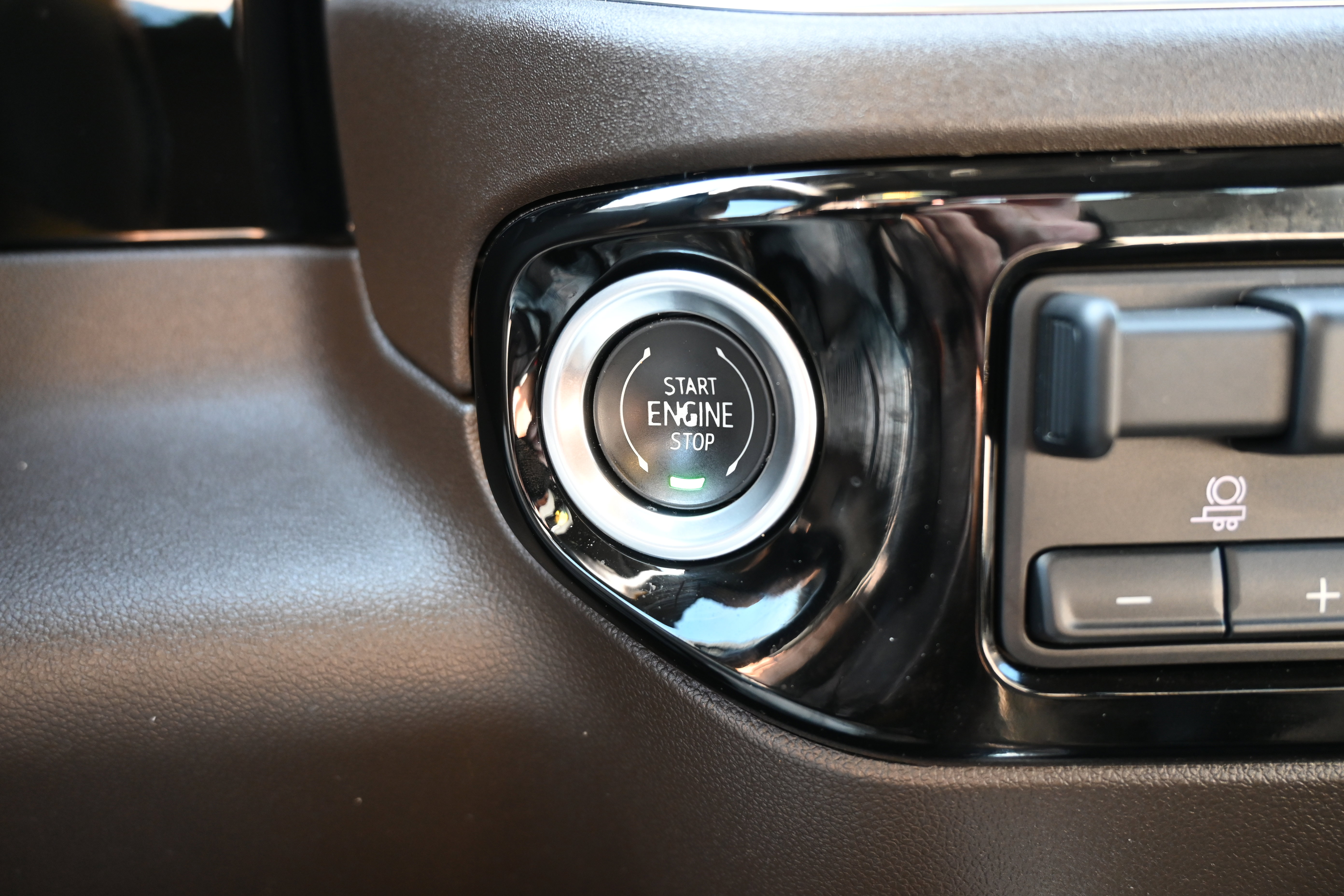 Used 2024 Chevrolet Silverado 1500 LTZ w/ Technology Package image 25