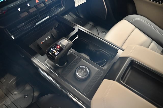 New 2026 GMC Hummer EV SUV w/ LPO, Dark Essentials Package AWD/4WD image 20