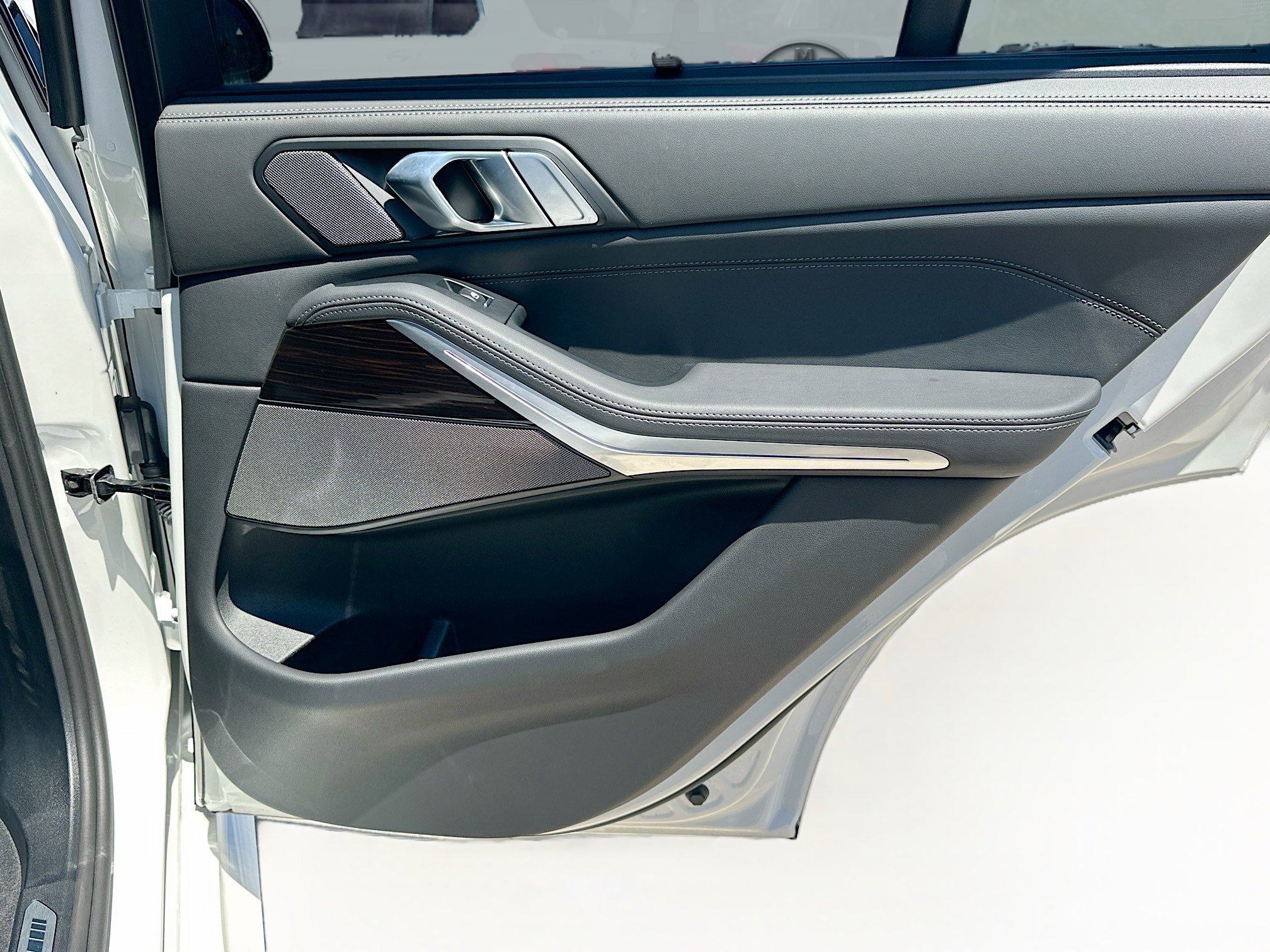 Used 2026 BMW X5 xDrive40i w/ Executive Package image 32