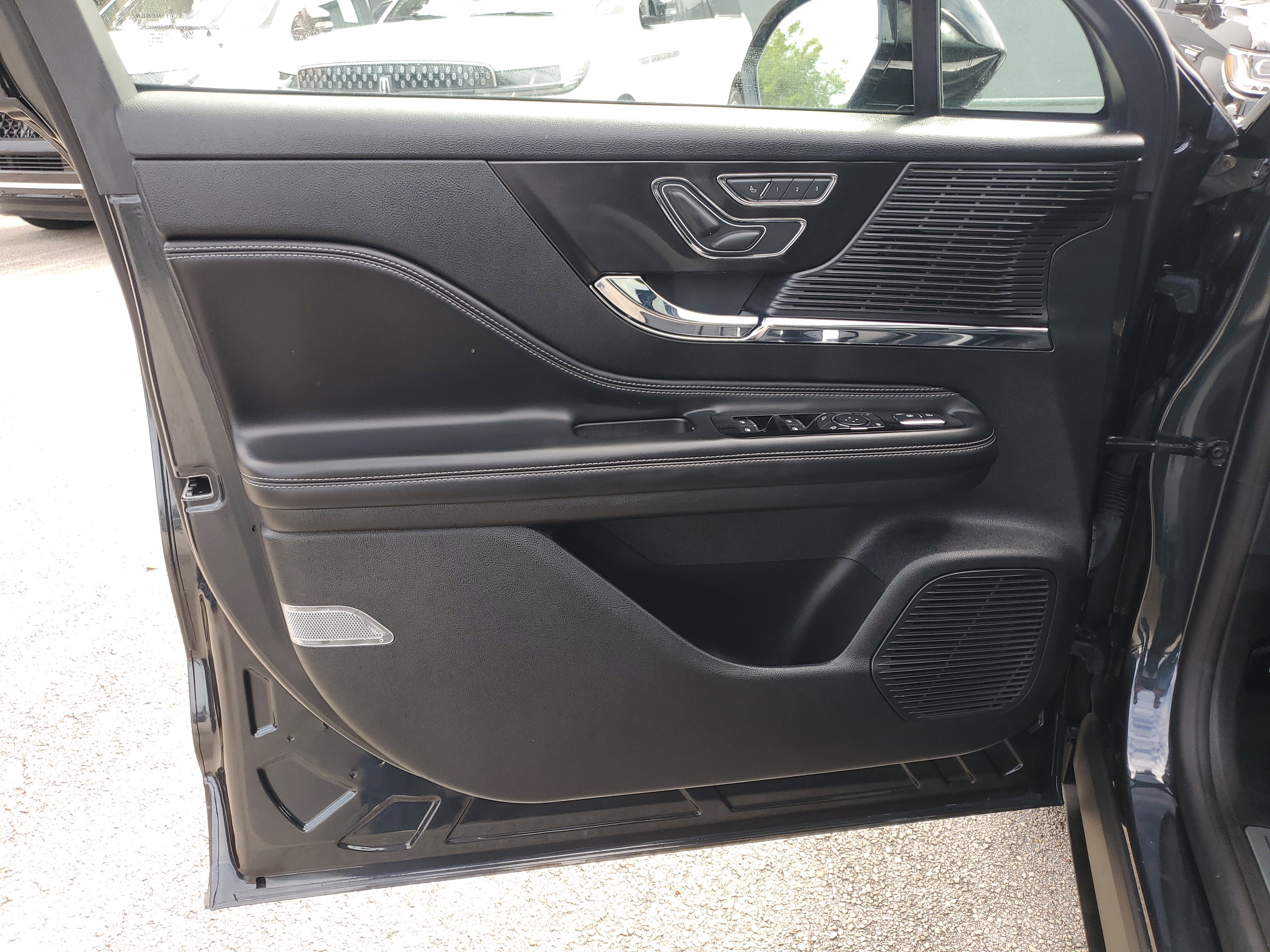 Certified 2022 Lincoln Corsair Reserve image 15