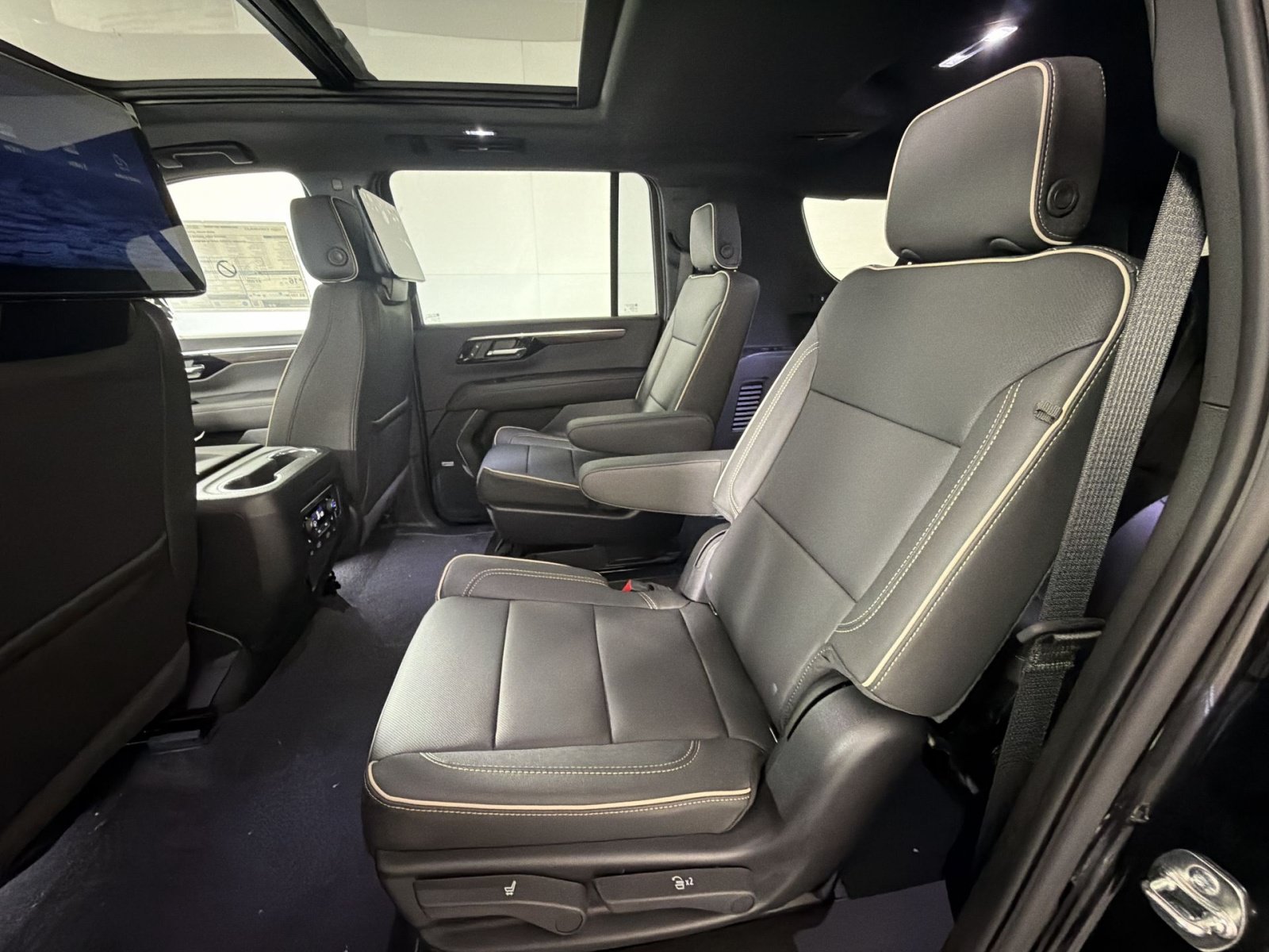 New 2026 Chevrolet Suburban Premier AWD/4WD image 25