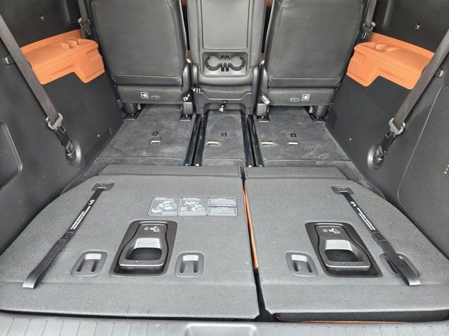 Certified 2026 Kia Carnival EX FWD image 31