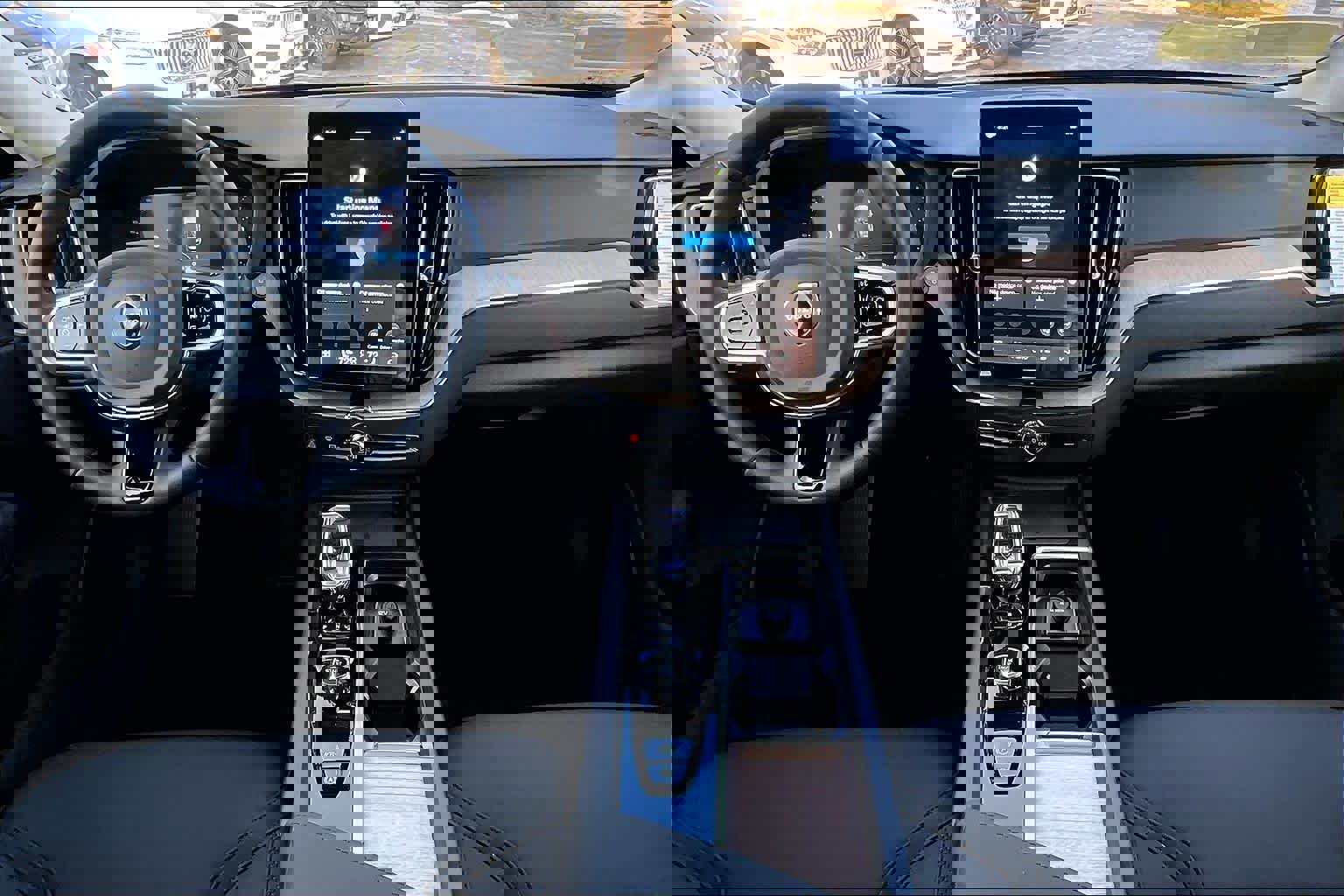 New 2026 Volvo XC60 B5 Plus w/ Protection Package Premier image 7